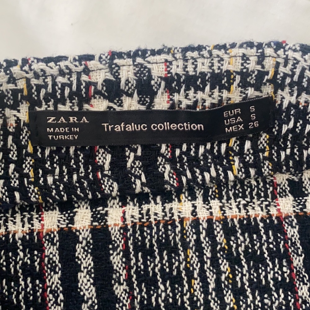 Zara Trafaluc Collection Mini Skirt Tweed Frayed assymetric Ruffle hem Small - Picture 5 of 9